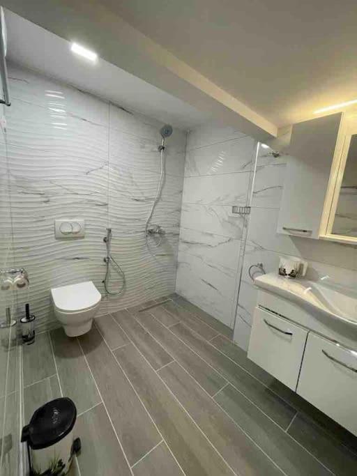 Lovely Apartment In Pogradec City With A Lake View Εξωτερικό φωτογραφία